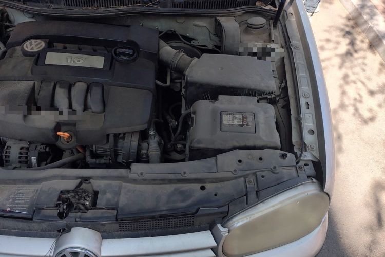 Used Volkswagen Golf 2004 1.6 Manual Fashion Model Engine Bay Left