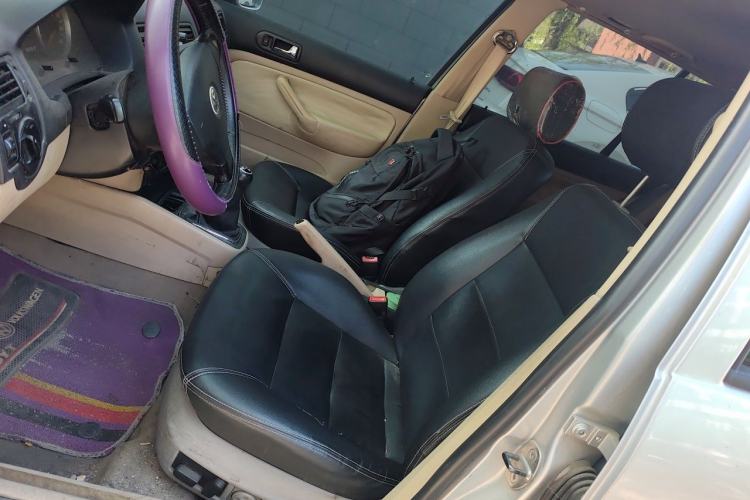 Used Volkswagen Golf 2004 1.6 Manual Fashion Model Left Front Seat