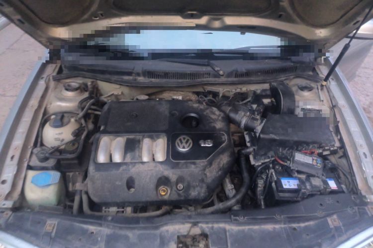 Used Volkswagen Golf 2005 1.8 Automatic Comfort Model Engine Bay