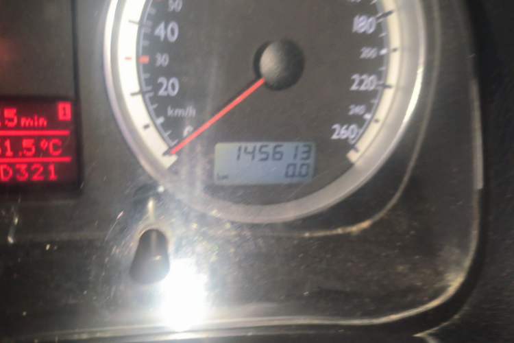 Used Volkswagen Golf 2005 1.8 Automatic Comfort Model Odometer Close Up