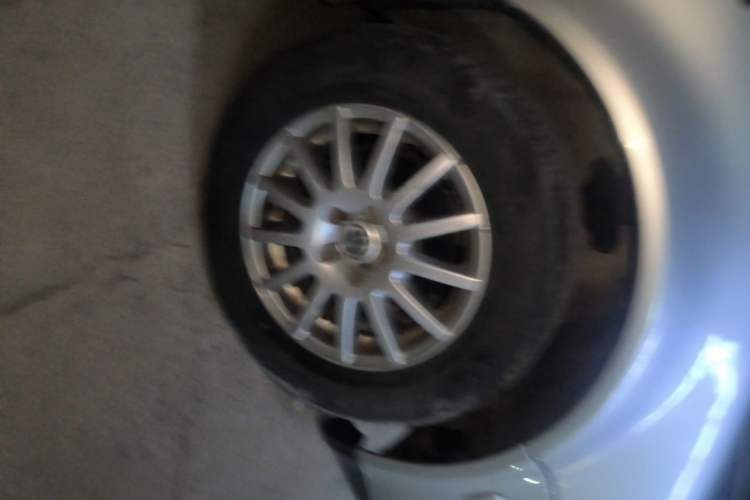 Used Volkswagen Golf 2005 1.8 Automatic Comfort Model Right Front Wheel Hub