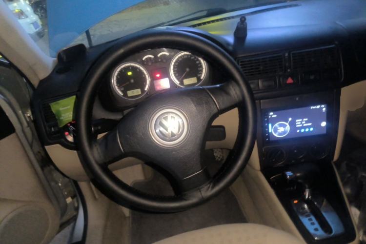 Used Volkswagen Golf 2005 1.8 Automatic Comfort Model Steering Wheel
