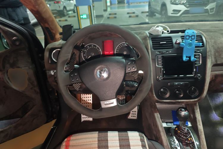 Used Volkswagen Golf 2006 GTI 2.0T Three-Door Model Steering Wheel