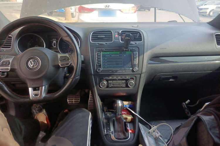 Used Volkswagen Golf 2010 2.0 TSI GTI Center Console