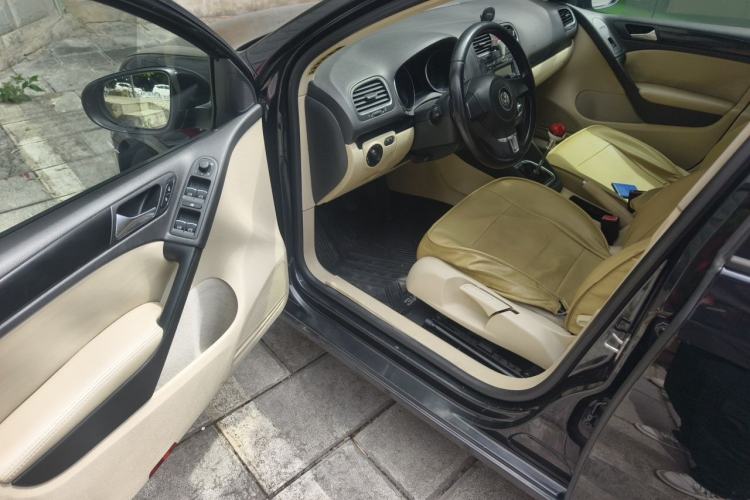Used Volkswagen Golf 2010 1.4 TSI Manual Comfort Model Driver Seat