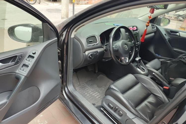 Used Volkswagen Golf 2010 1.4 TSI Automatic Luxury Model Driver Seat