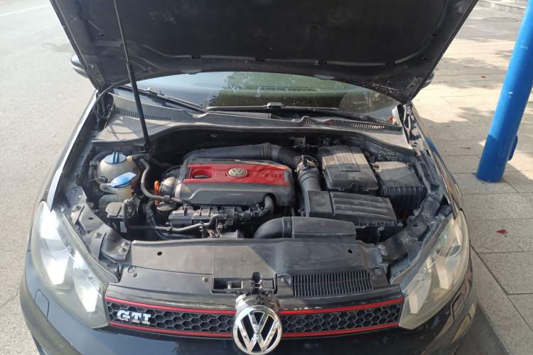 Used Volkswagen Golf 2010 2.0 TSI GTI Engine Bay