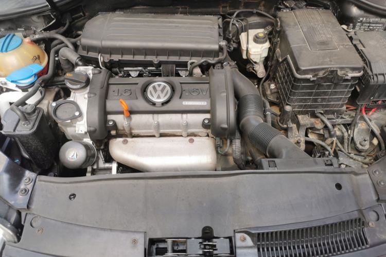 Used Volkswagen Golf 2010 1.6 Automatic Comfort Edition Engine Bay