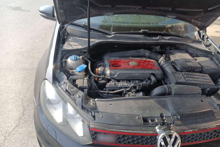 Used Volkswagen Golf 2010 2.0 TSI GTI Engine Bay Right