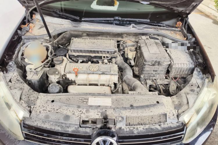 Used Volkswagen Golf 2010 1.6 Automatic Comfort Edition Engine Bay