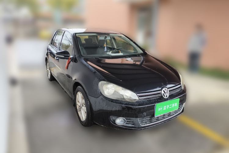 Used Volkswagen Golf 2010 1.6 Automatic Comfort Edition Front Right 45 Deg