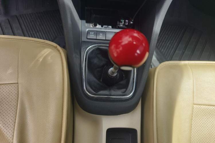 Used Volkswagen Golf 2010 1.4 TSI Manual Comfort Model Gear Lever