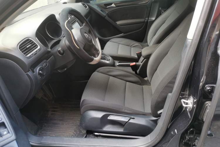 Used Volkswagen Golf 2010 1.6 Automatic Comfort Edition Left Front Seat