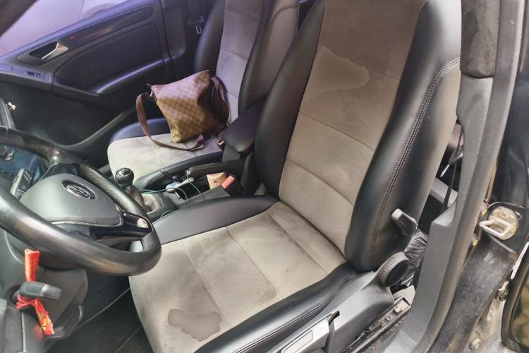 Used Volkswagen Golf 2010 1.6 Manual Fashion Model Left Front Seat