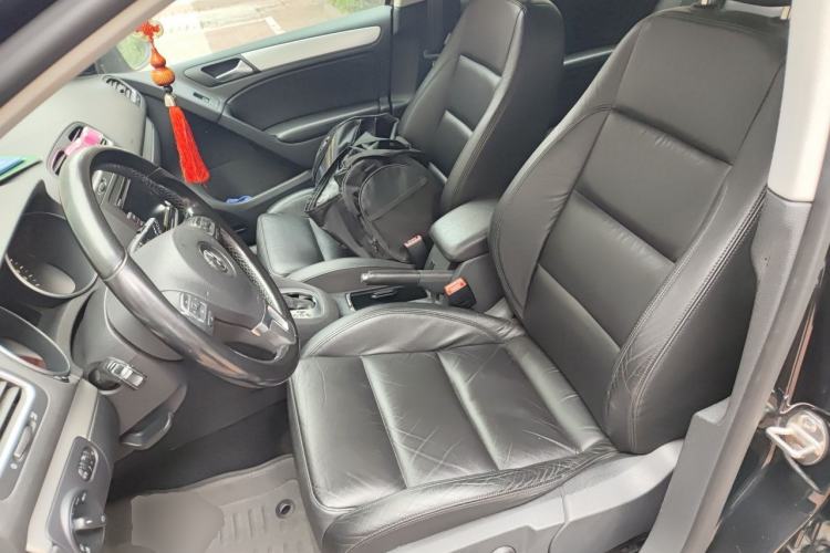 Used Volkswagen Golf 2010 1.4 TSI Automatic Luxury Model Left Front Seat