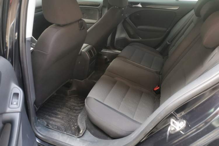 Used Volkswagen Golf 2010 1.6 Automatic Comfort Edition Left Rear Seat