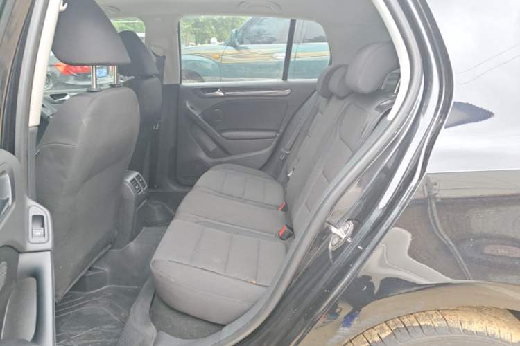 Used Volkswagen Golf 2010 1.4 TSI Automatic Comfort Model Left Rear Seat