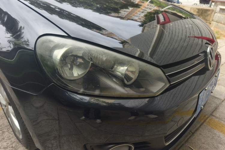 Used Volkswagen Golf 2010 1.4 TSI Manual Comfort Model Right Front Headlight