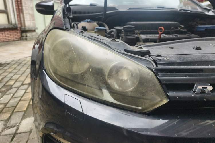 Used Volkswagen Golf 2010 1.6 Manual Fashion Model Right Front Headlight