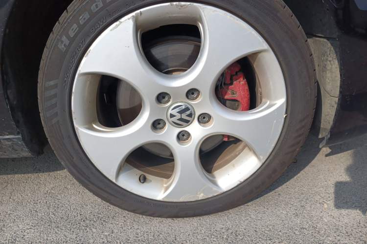 Used Volkswagen Golf 2010 2.0 TSI GTI Right Front Wheel Hub