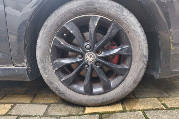 Used Volkswagen Golf 2010 1.6 Manual Fashion Model Right Front Wheel Hub