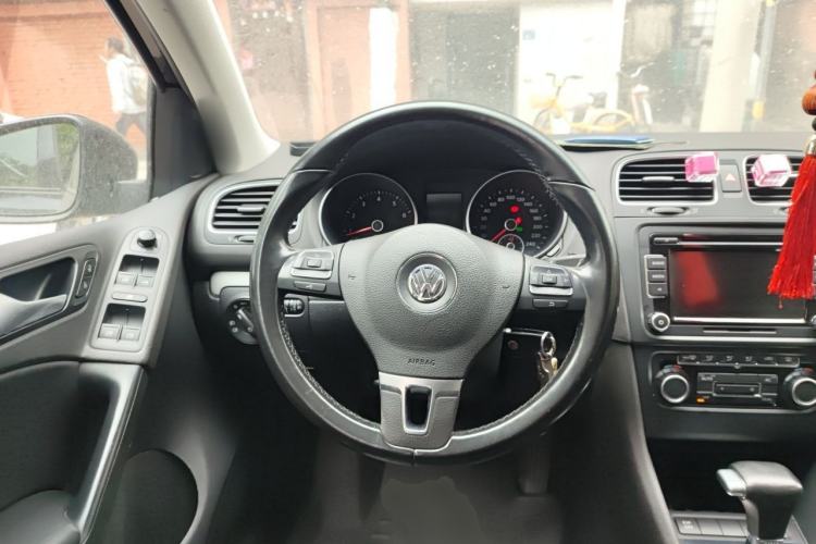 Used Volkswagen Golf 2010 1.4 TSI Automatic Luxury Model Steering Wheel