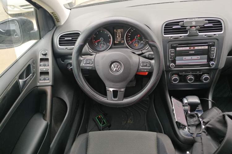 Used Volkswagen Golf 2010 1.4 TSI Automatic Comfort Model Steering Wheel