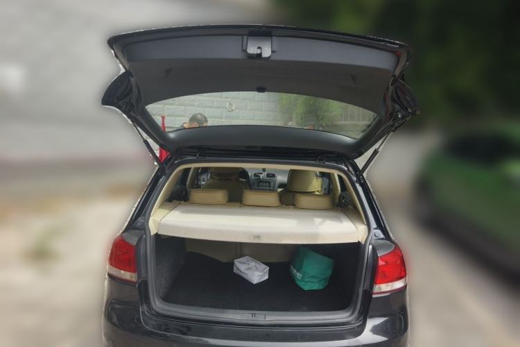 Used Volkswagen Golf 2010 1.4 TSI Manual Comfort Model Trunk