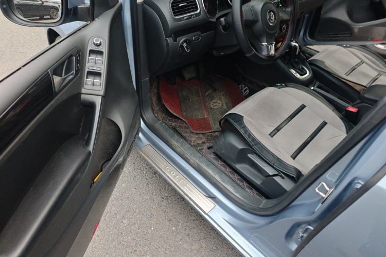 Used Volkswagen Golf 2010 1.6 Automatic Comfort Edition Driver Seat