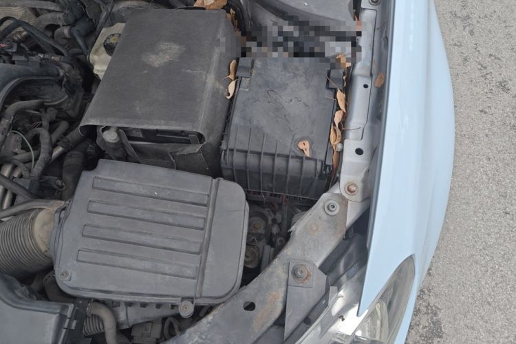 Used Volkswagen Golf 2010 1.4 TSI Manual Comfort Model Engine Bay Left
