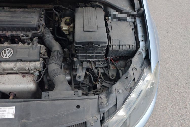 Used Volkswagen Golf 2010 1.6 Automatic Comfort Edition Engine Bay Left