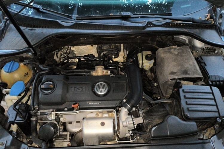 Used Volkswagen Golf 2010 1.4 TSI Manual Comfort Model Engine Bay
