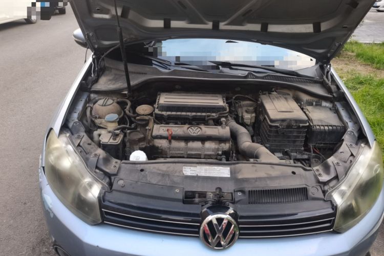 Used Volkswagen Golf 2010 1.6 Automatic Comfort Edition Engine Bay Right