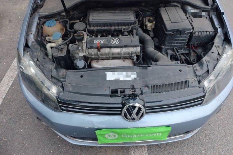 Used Volkswagen Golf 2010 1.6 Automatic Comfort Edition Engine Bay