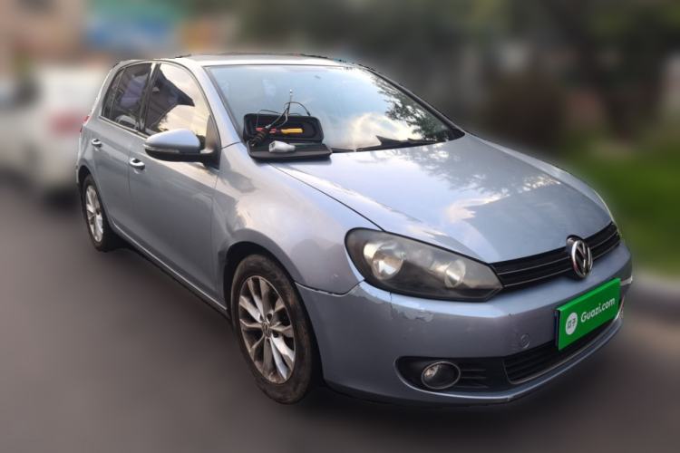 Used Volkswagen Golf 2010 1.6 Automatic Comfort Edition Front Right 45 Deg