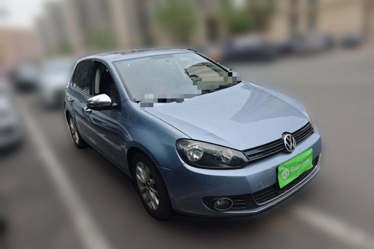Used Volkswagen Golf 2010 1.6 Automatic Comfort Edition Front Right 45 Deg