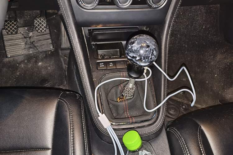 Used Volkswagen Golf 2010 1.4 TSI Manual Comfort Model Gear Lever