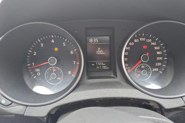 Used Volkswagen Golf 2010 1.4 TSI Manual Comfort Model Instrument Cluster