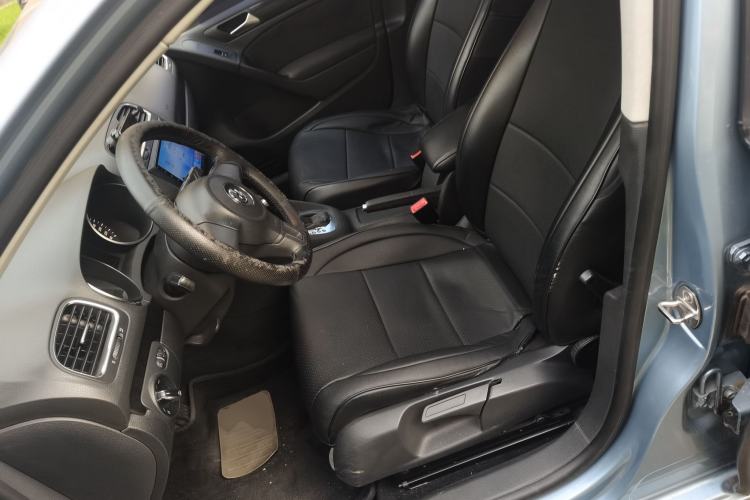 Used Volkswagen Golf 2010 1.6 Automatic Comfort Edition Left Front Seat