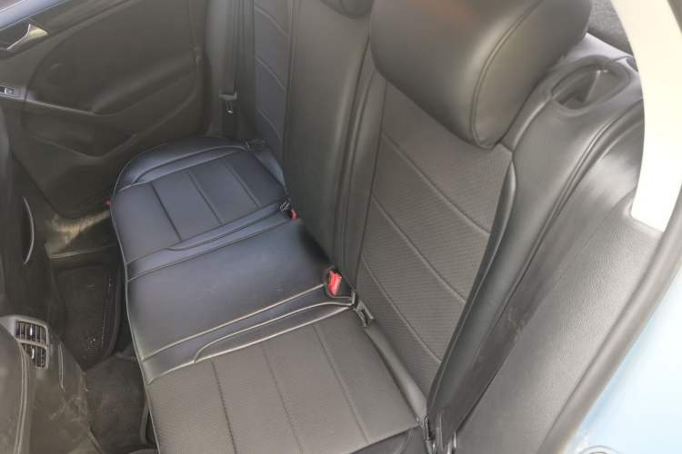 Used Volkswagen Golf 2010 1.6 Automatic Comfort Edition Left Rear Seat