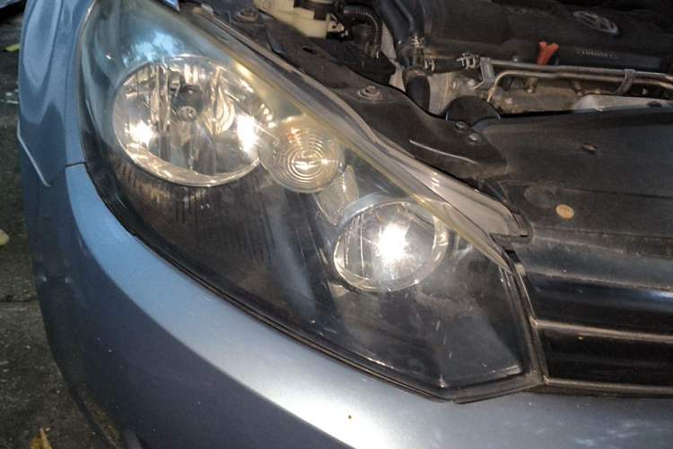 Used Volkswagen Golf 2010 1.4 TSI Manual Comfort Model Right Front Headlight