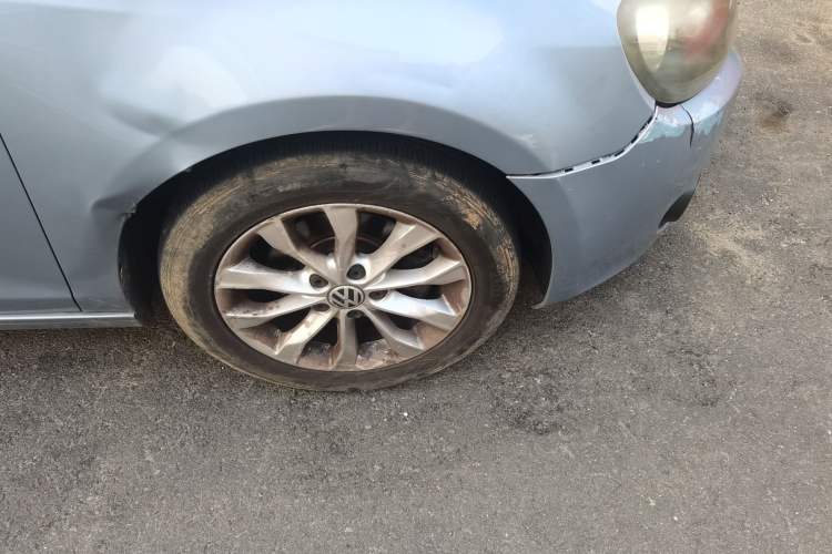 Used Volkswagen Golf 2010 1.6 Automatic Comfort Edition Right Front Wheel Hub