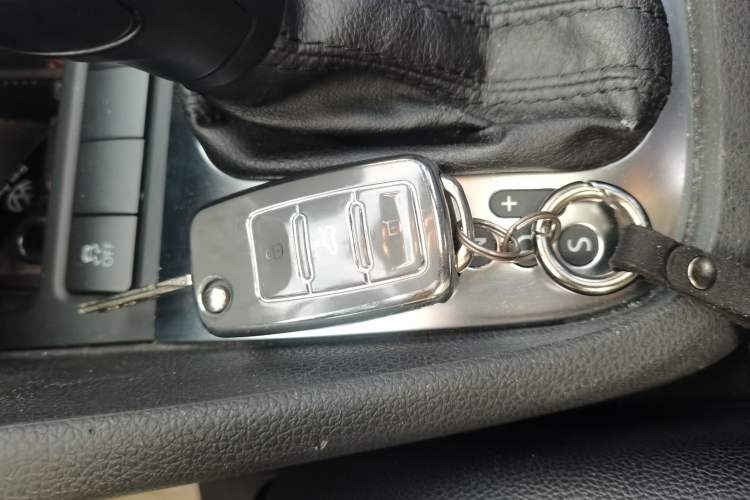 Used Volkswagen Golf 2010 1.6 Automatic Comfort Edition Vehicle Key