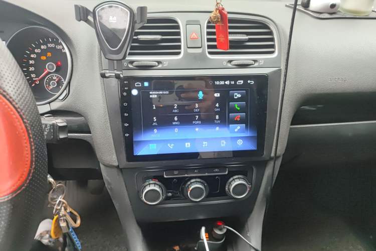 Used Volkswagen Golf 2010 1.4 TSI Manual Comfort Model Audio And AC Panel