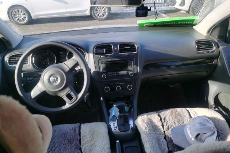 Used Volkswagen Golf 2010 1.4 TSI Automatic Comfort Model Center Console