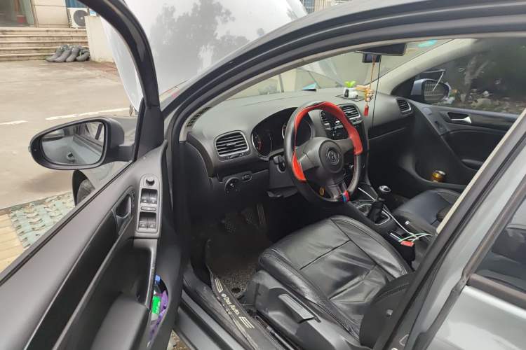 Used Volkswagen Golf 2010 1.4 TSI Manual Comfort Model Driver Seat
