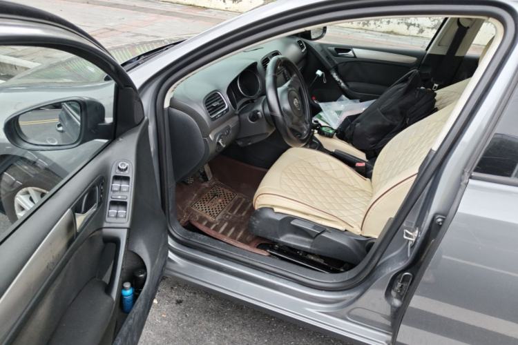 Used Volkswagen Golf 2010 1.6 Manual Fashion Model Driver Seat
