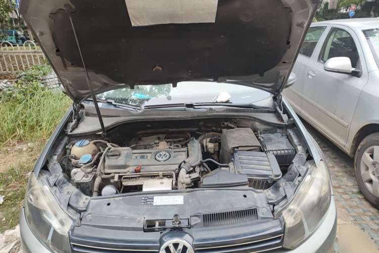 Used Volkswagen Golf 2010 1.4 TSI Manual Comfort Model Engine Bay