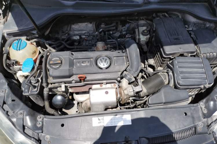 Used Volkswagen Golf 2010 1.4 TSI Automatic Comfort Model Engine Bay