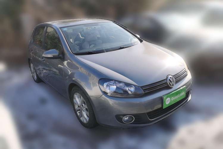 Used Volkswagen Golf 2010 1.4 TSI Automatic Comfort Model Front Right 45 Deg